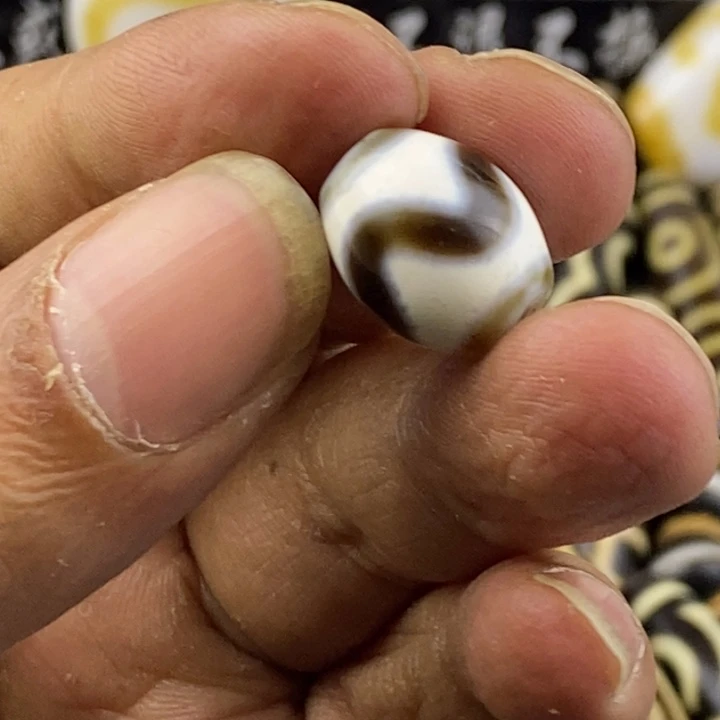 只买单纯的吊坠，没带链子，属的性质。