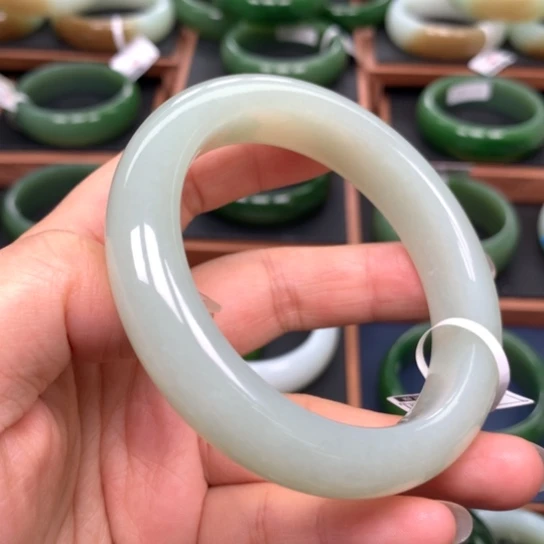 和田玉手镯未镶嵌58