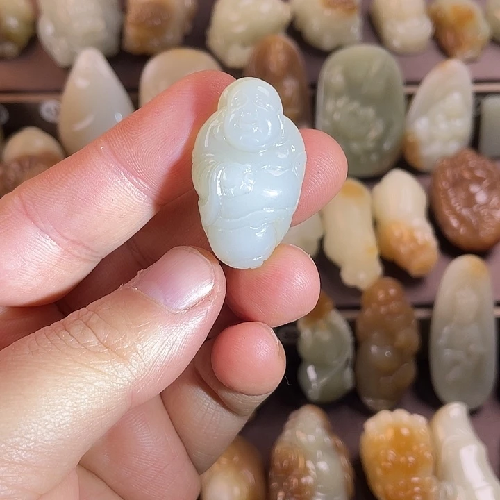 和田玉未镶嵌吊坠(不含链)且末料佛公