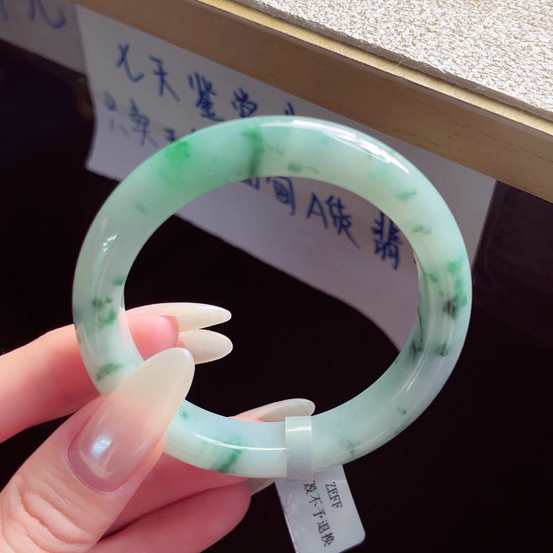 翡翠未镶嵌手镯手镯