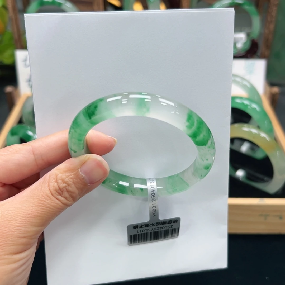 石英质玉未镶嵌手镯➕佳佳555657