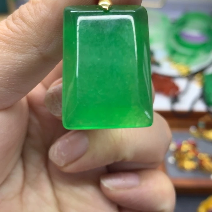 颈饰未镶嵌翡翠吊坠