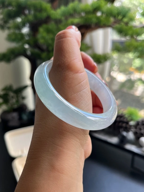 54.5强推半山水冰蓝起光翡翠手镯