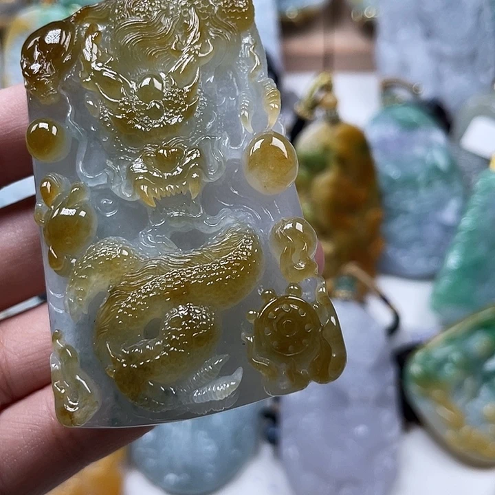 青***裳颈饰未镶嵌翡翠天然