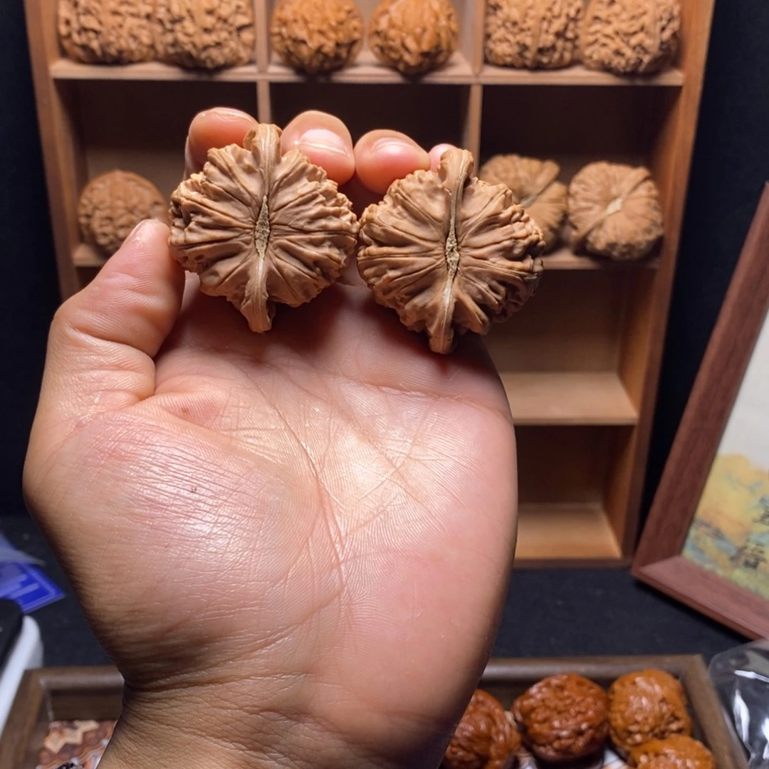 文玩核桃吊坠闷白