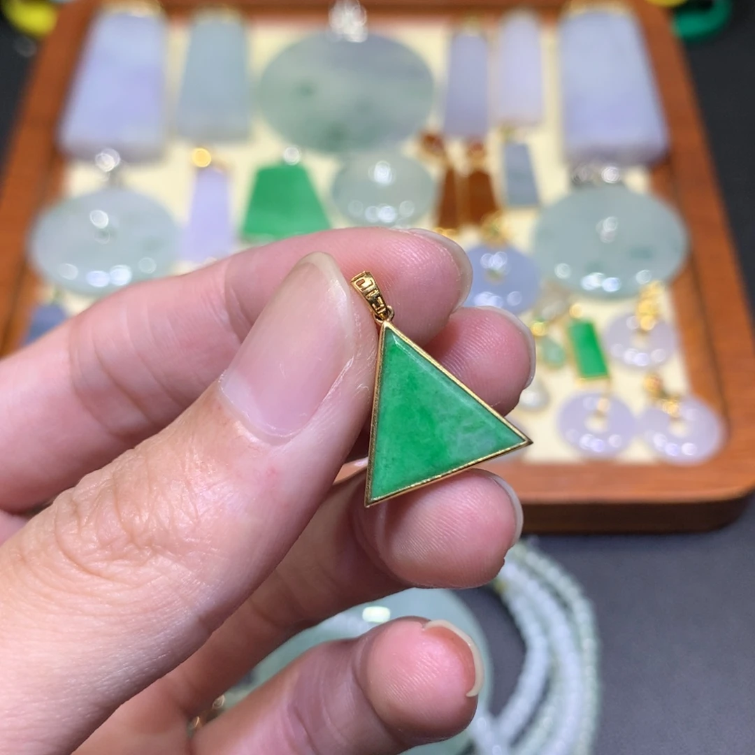 吊坠(不含链)18K金镶嵌翡翠