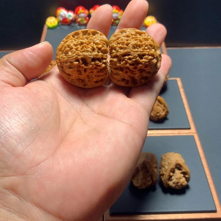 宫***匠吊坠文玩核桃南将石狮子头团子桩