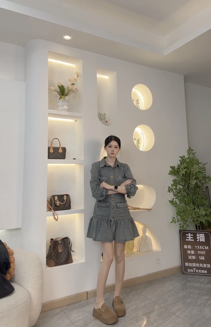 时尚洋气减龄牛仔百褶短裙复古短款长袖连衣裙