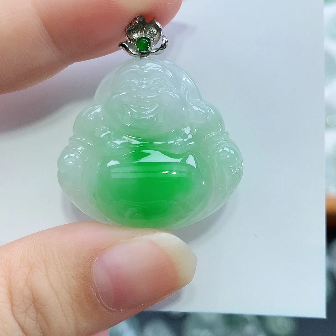 翡翠18K金镶嵌颈饰佛