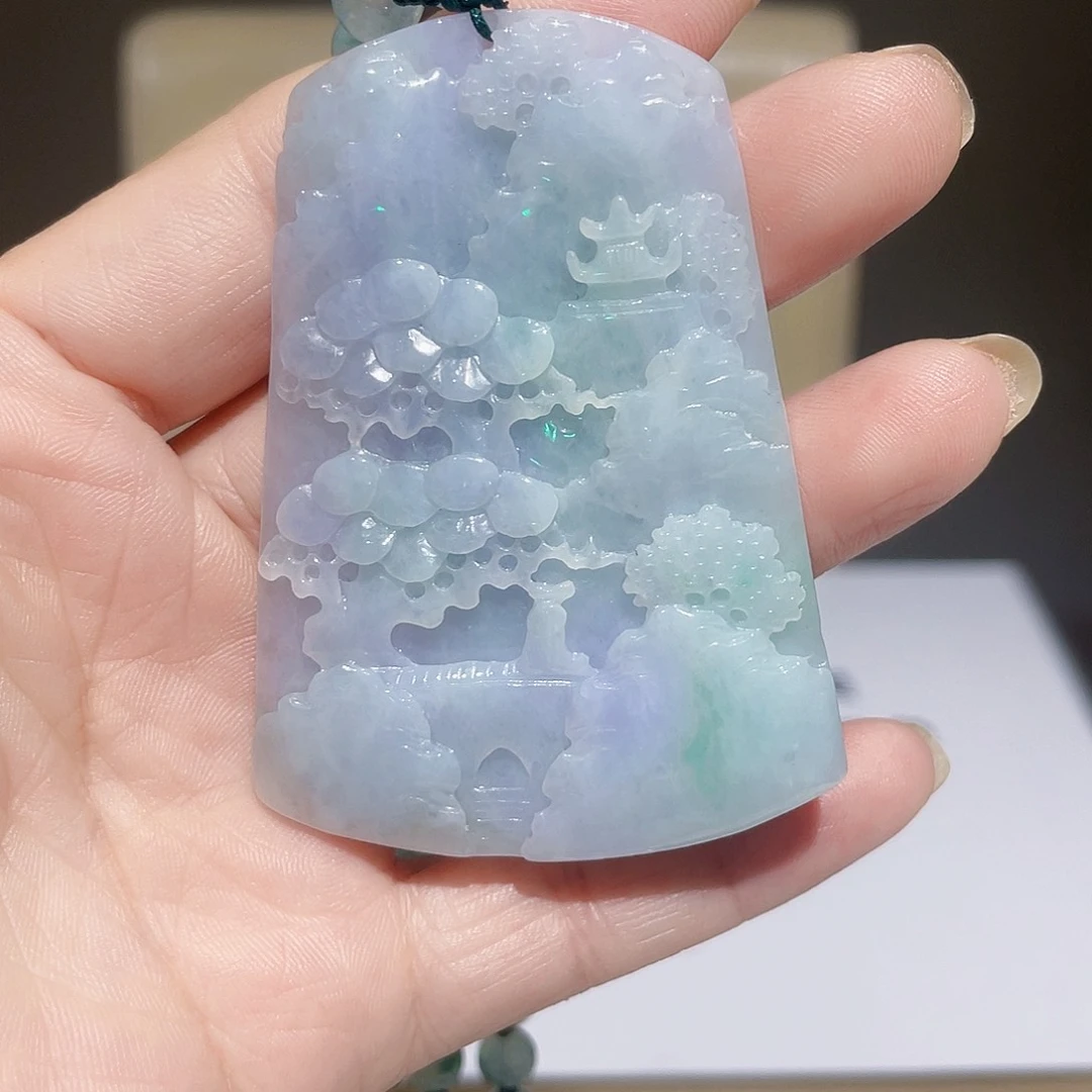 翡翠未镶嵌吊坠(赠链)