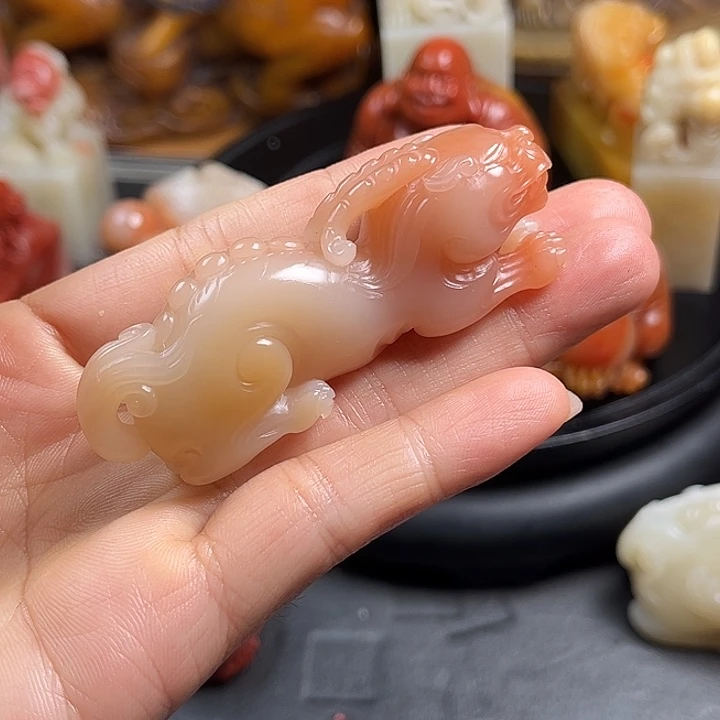 用***9寿山石手把件把玩
