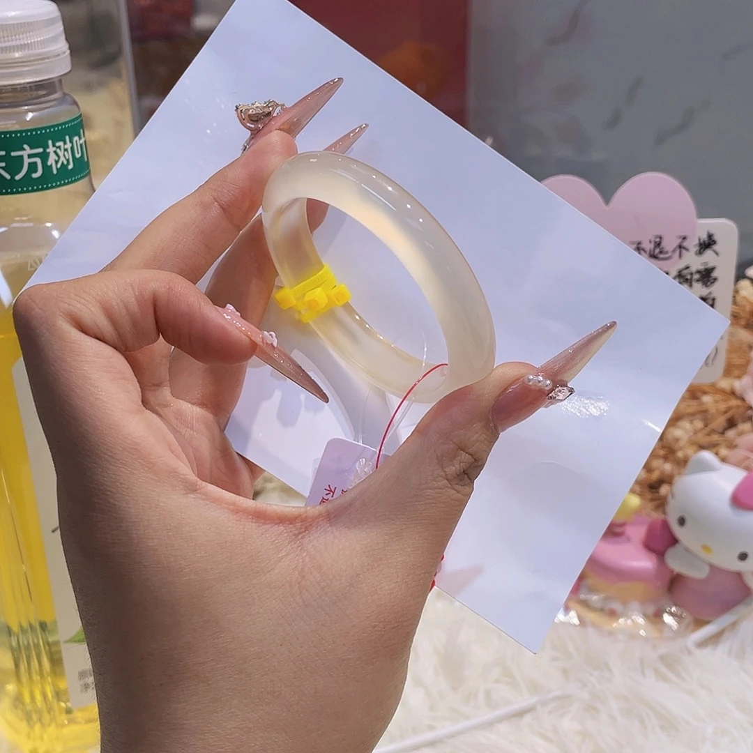 手镯玛瑙/玉髓未镶嵌2 有包容横纹洒金不明显