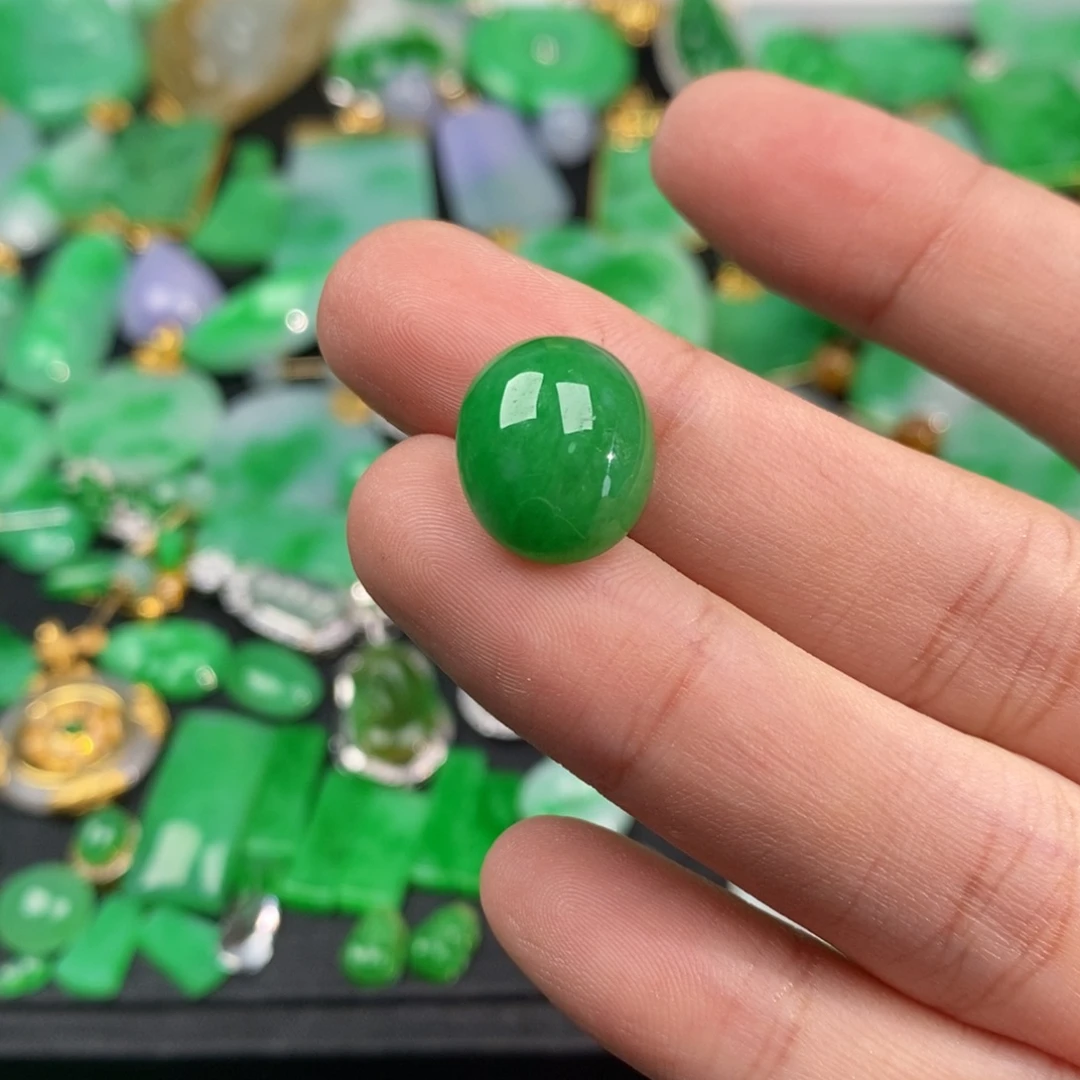 欣***荣翡翠未镶嵌颈饰翡翠