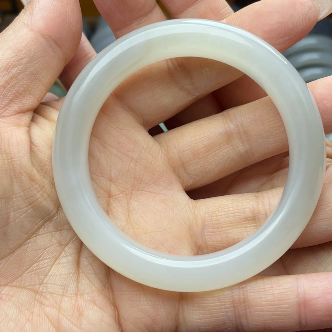 心***律和田玉未镶嵌手镯有包容