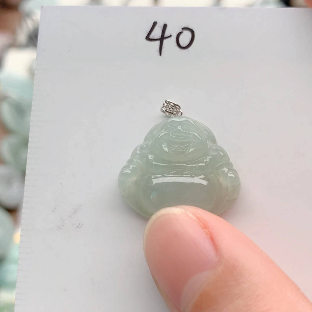 翡翠18K金镶嵌颈饰吊坠
