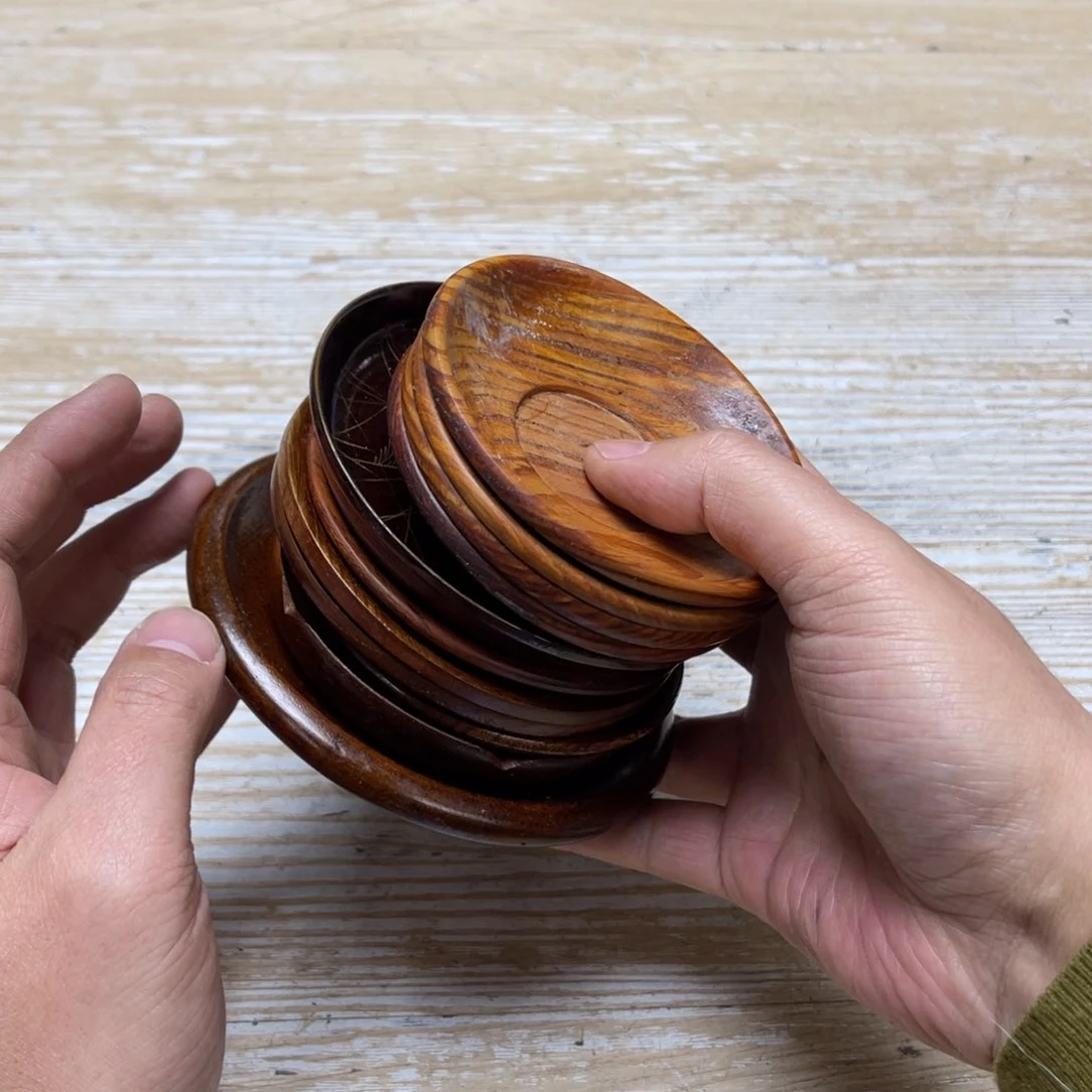 瓷片草****3密密麻麻地排列着一个