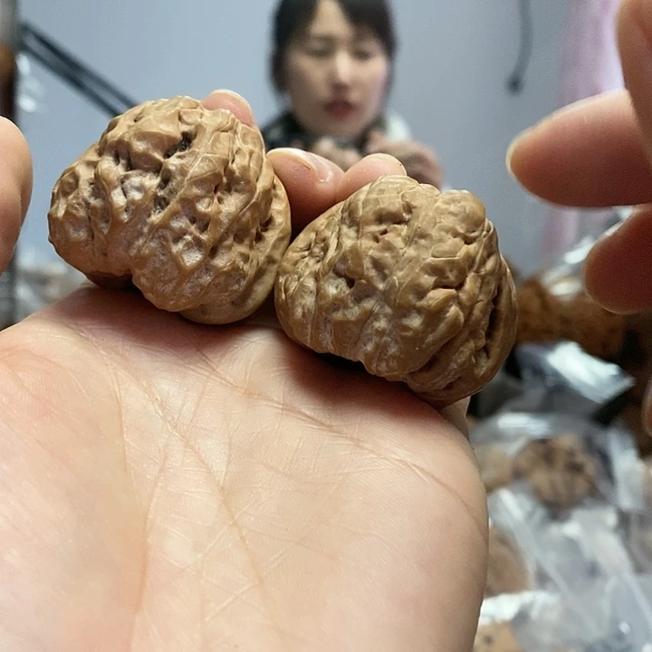 把件文玩核桃38.5红皮蛤蟆头油