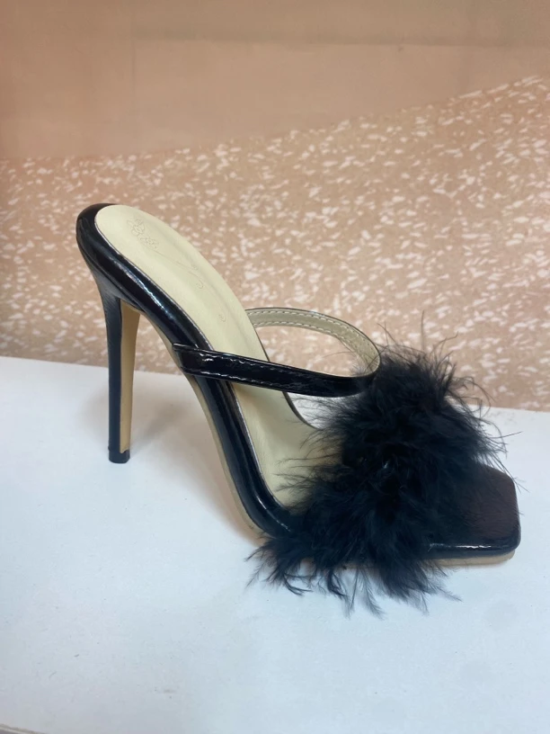 高跟方头高跟一字毛毛款凉拖欧美时装凉鞋（建议拍大）（2143）