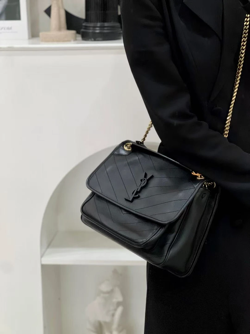 99新 YSL/圣罗兰 ysl niki中号D扣黑金羊皮/无公价/优品