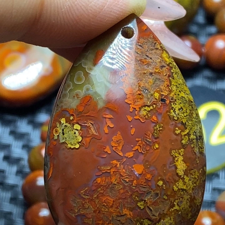 玛瑙/玉髓未镶嵌颈饰回**我