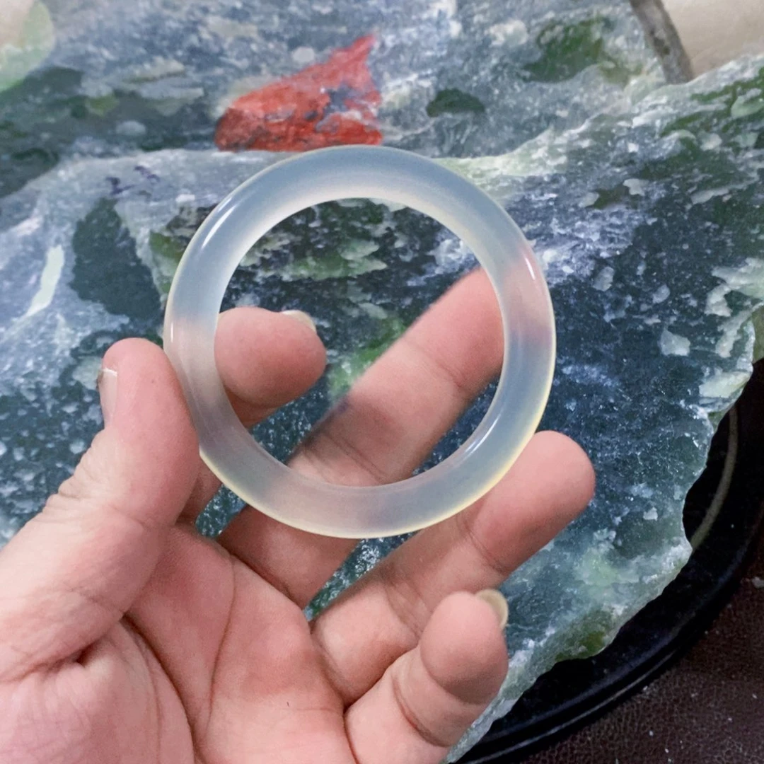 蛇纹石玉珠宝奇石合金西****师