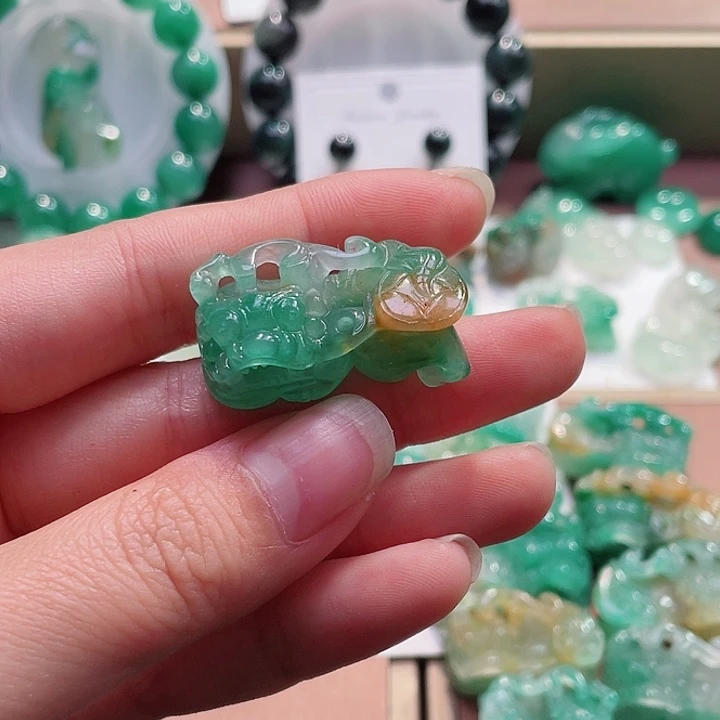 禅***未镶嵌吊坠石英质玉