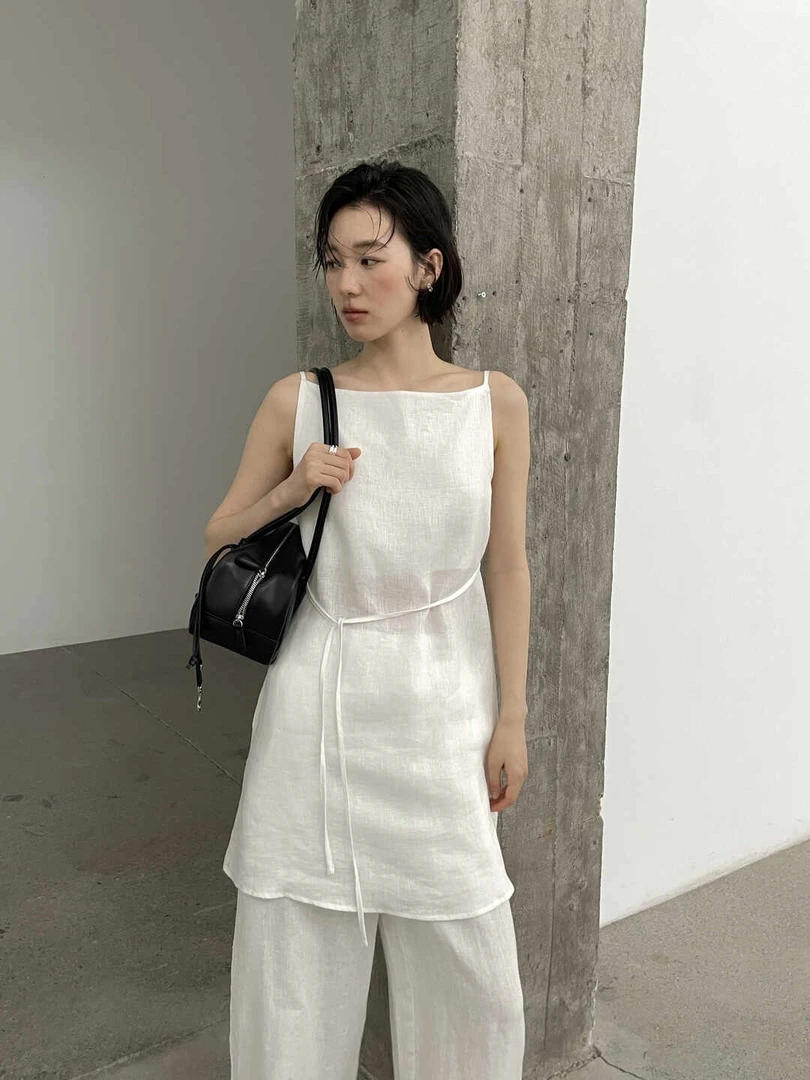 22163 韩风方领气质清冷超显白色系文艺松弛度假风亚麻吊带小衫