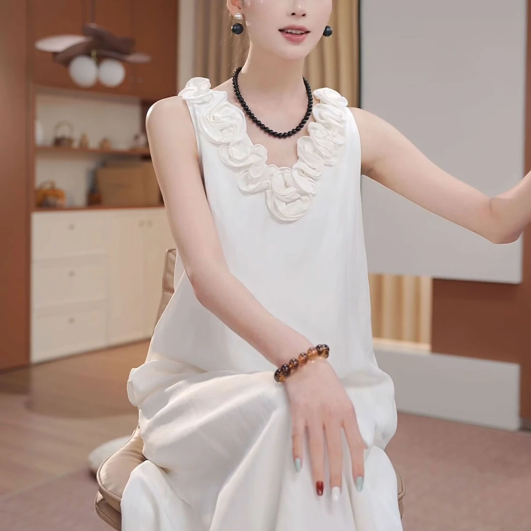 2025夏季新款时尚高级感网红百搭连衣裙设计感小众立体花朵背心裙