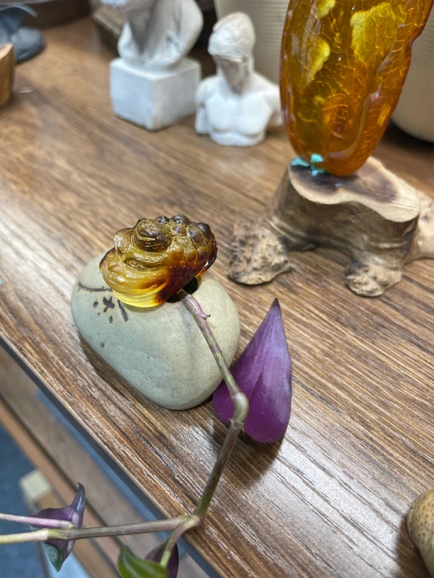 雕刻琥珀蜜蜡小金蝉