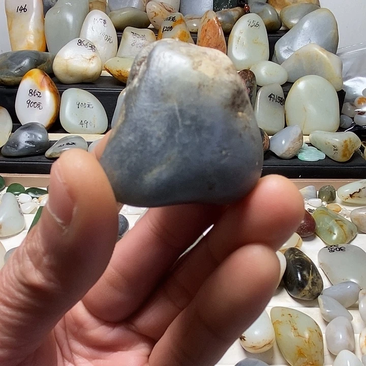 和田玉未镶嵌颈饰吊坠