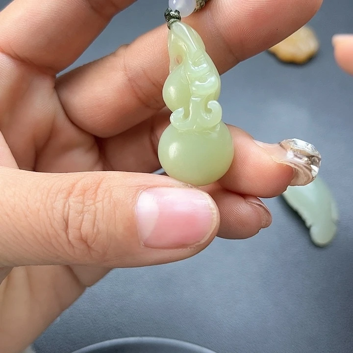 【闪购商品】颈饰未镶嵌和田玉