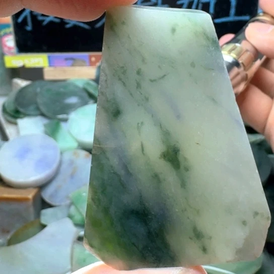 翡翠未镶嵌颈饰28544
