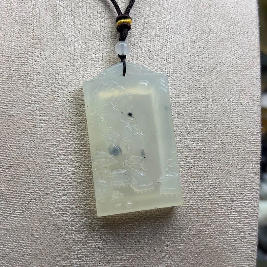 岫玉未镶嵌颈饰岫玉山水牌子