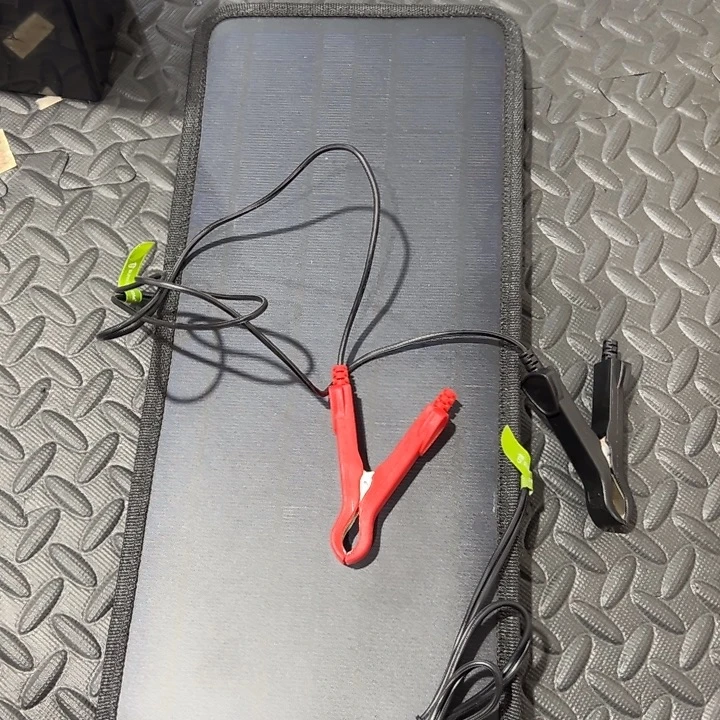 桑蚕丝太阳能板一个