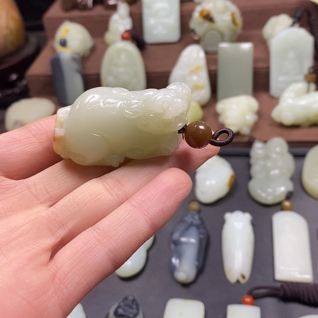 和田玉（子料）未镶嵌颈饰和田玉貔貅