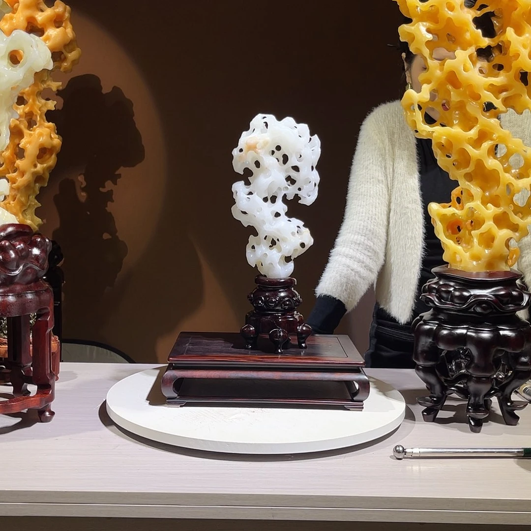 水***儿太湖石摆件，高40。宽18