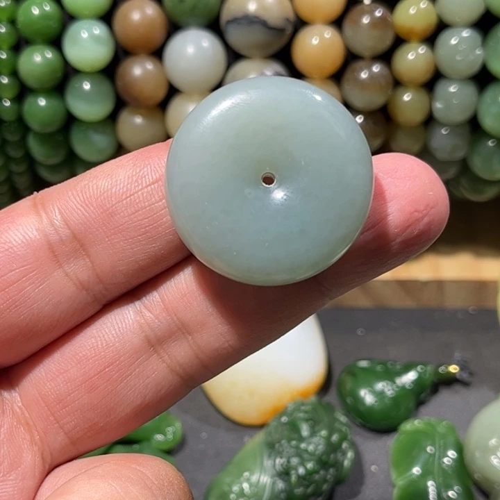 颈饰未镶嵌和田玉