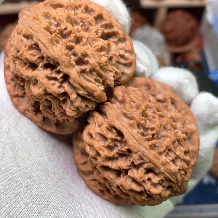 文玩核桃吊坠T***c45全品货头山地红皮52克百花山满天星