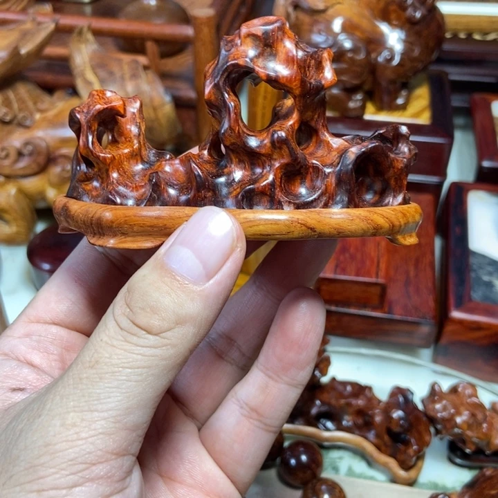 檀香紫檀（小叶紫檀）山子