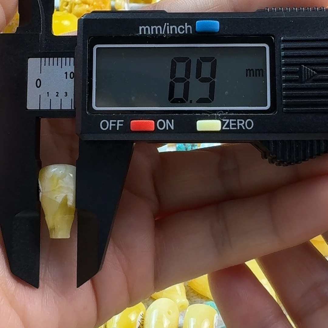蜜蜡未镶嵌裸石25