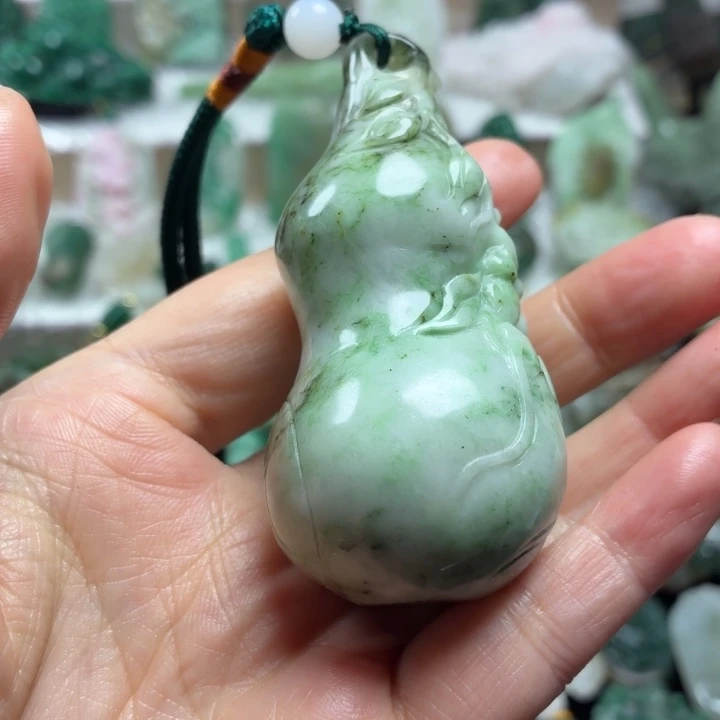 独山玉未镶嵌吊坠