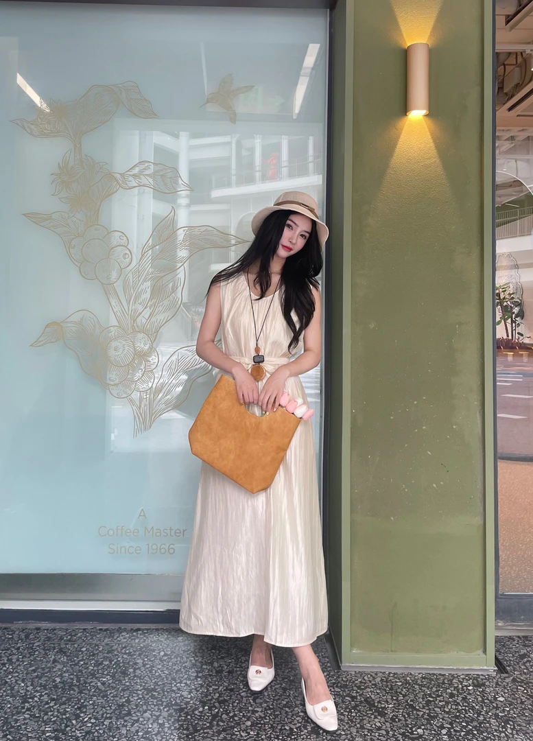 2025夏季新款裙子高端轻奢气质优雅百搭显瘦修身时尚连衣裙20260