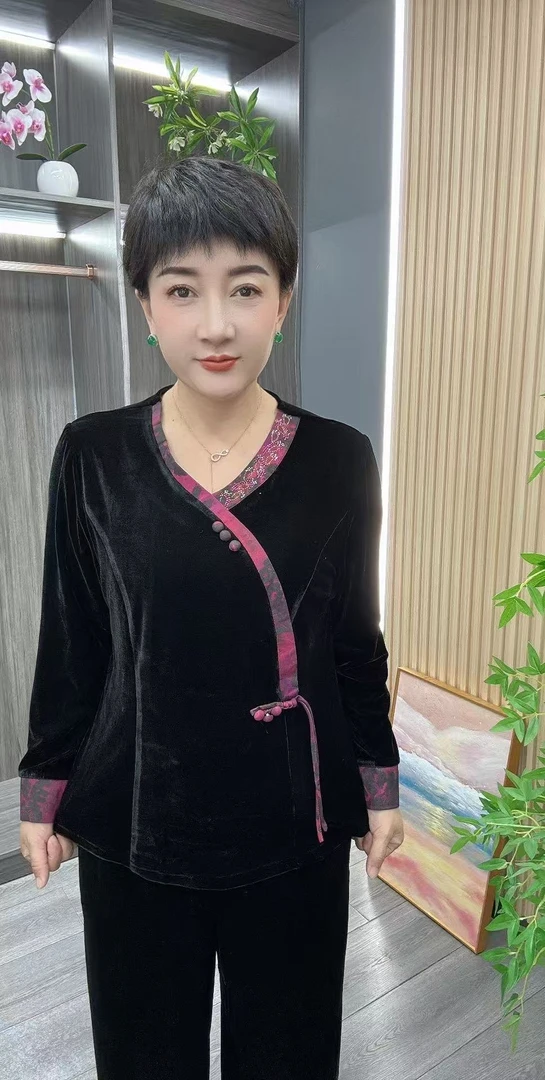 秋季丝绒小衫