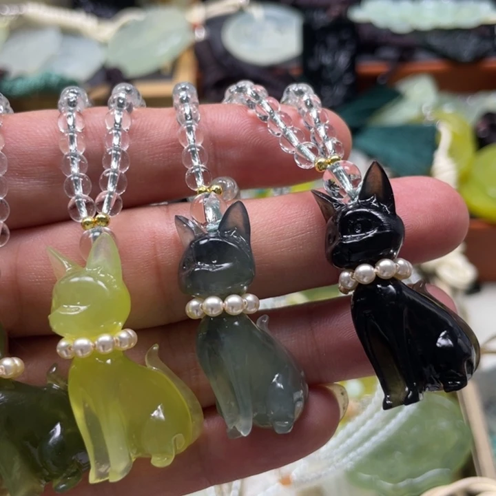 *****蛇纹石玉未镶嵌颈饰