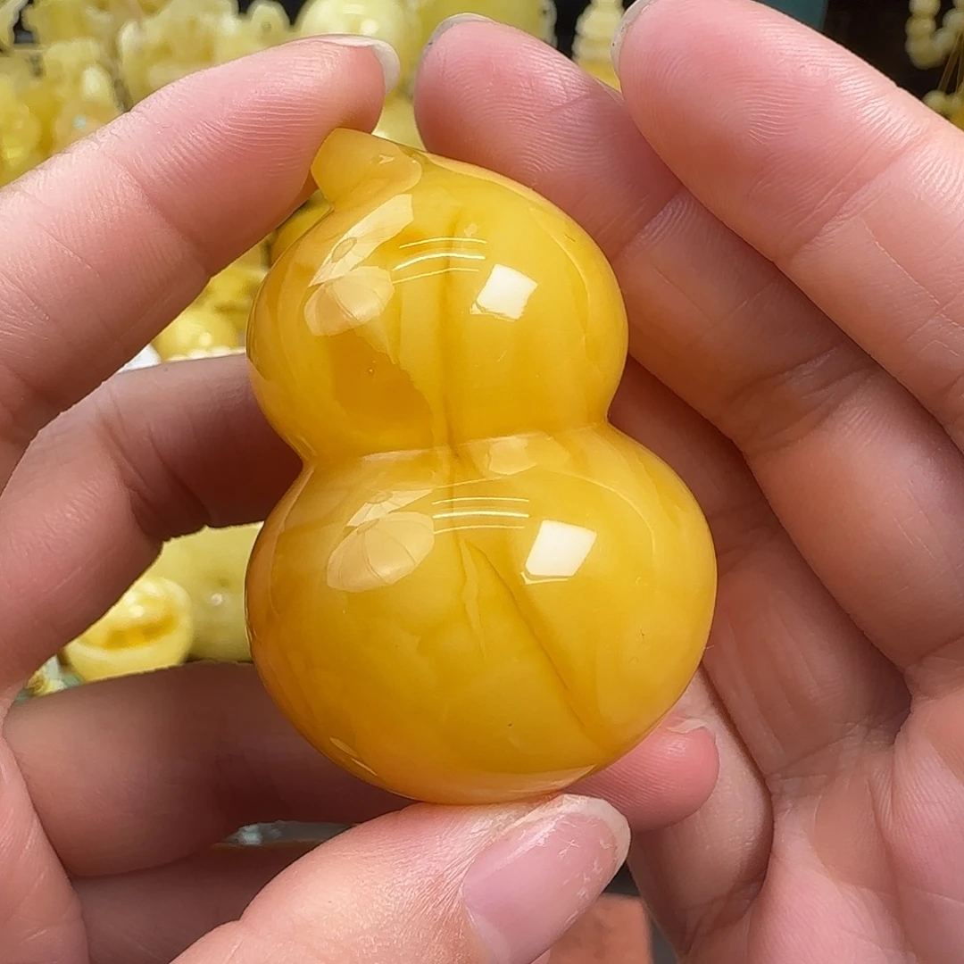 蜜蜡未镶嵌珠宝奇石