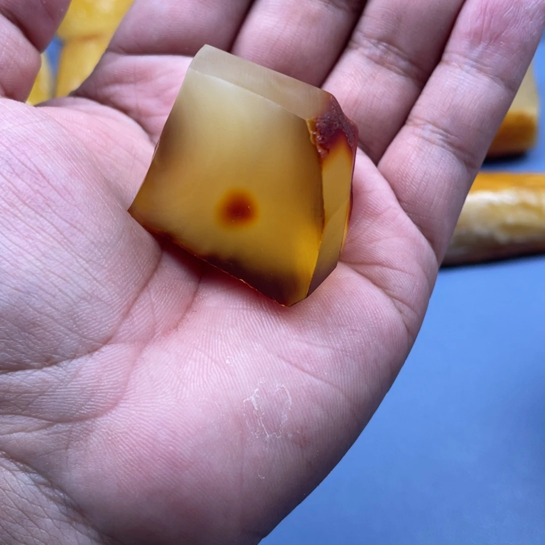 定制琥珀未镶嵌蜜蜡定制