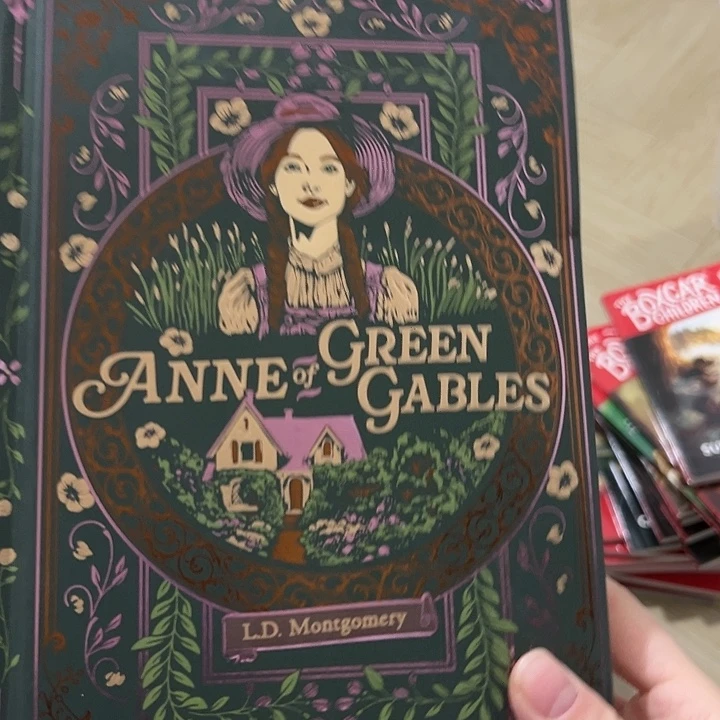 绿山墙的安妮 精装