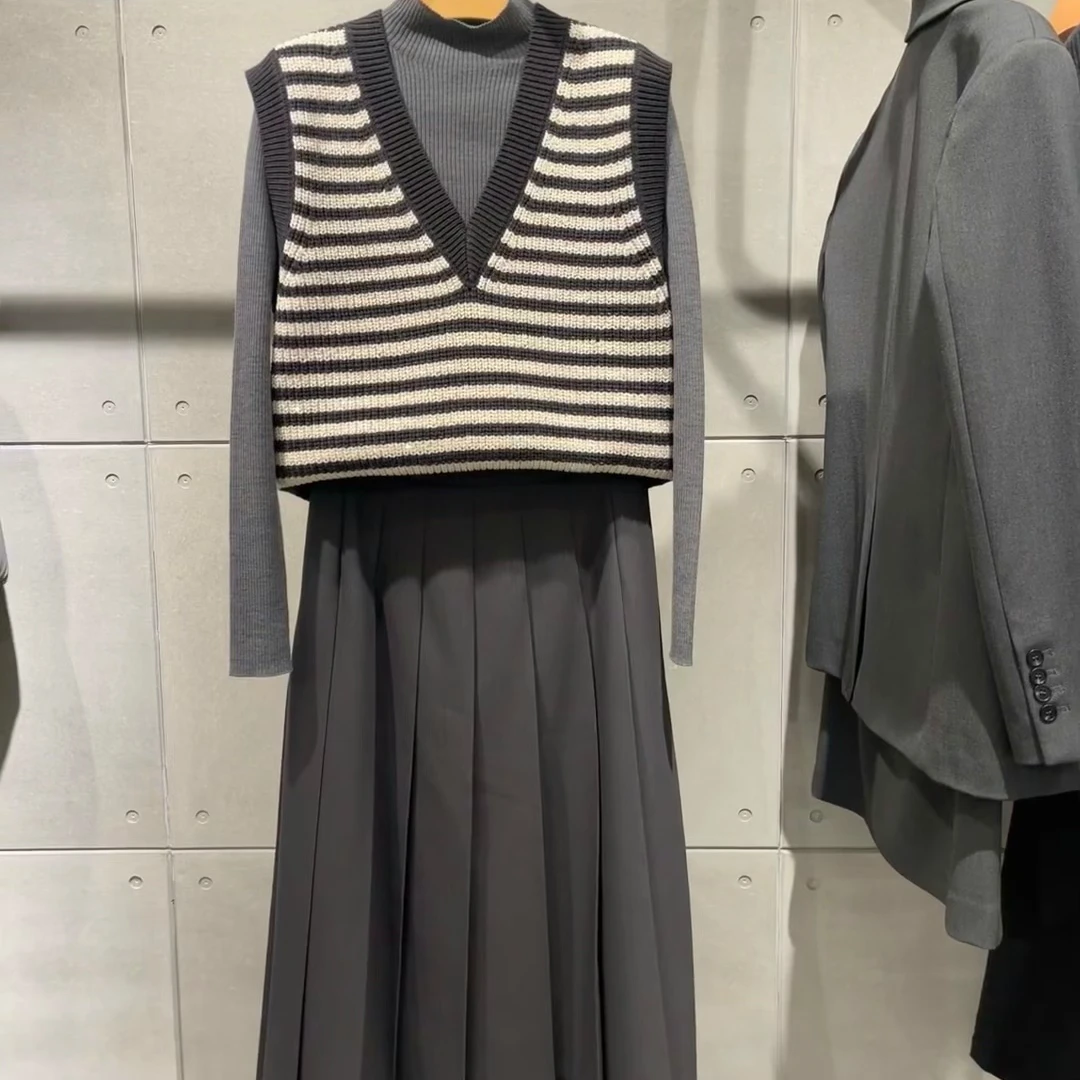 马夹-5F1130861时尚V领条纹洋气马甲