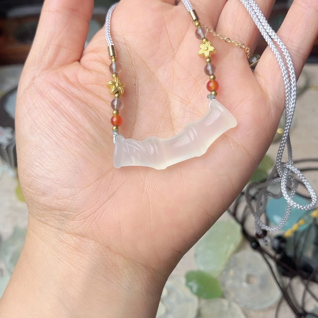 未镶嵌蛇纹石玉颈饰