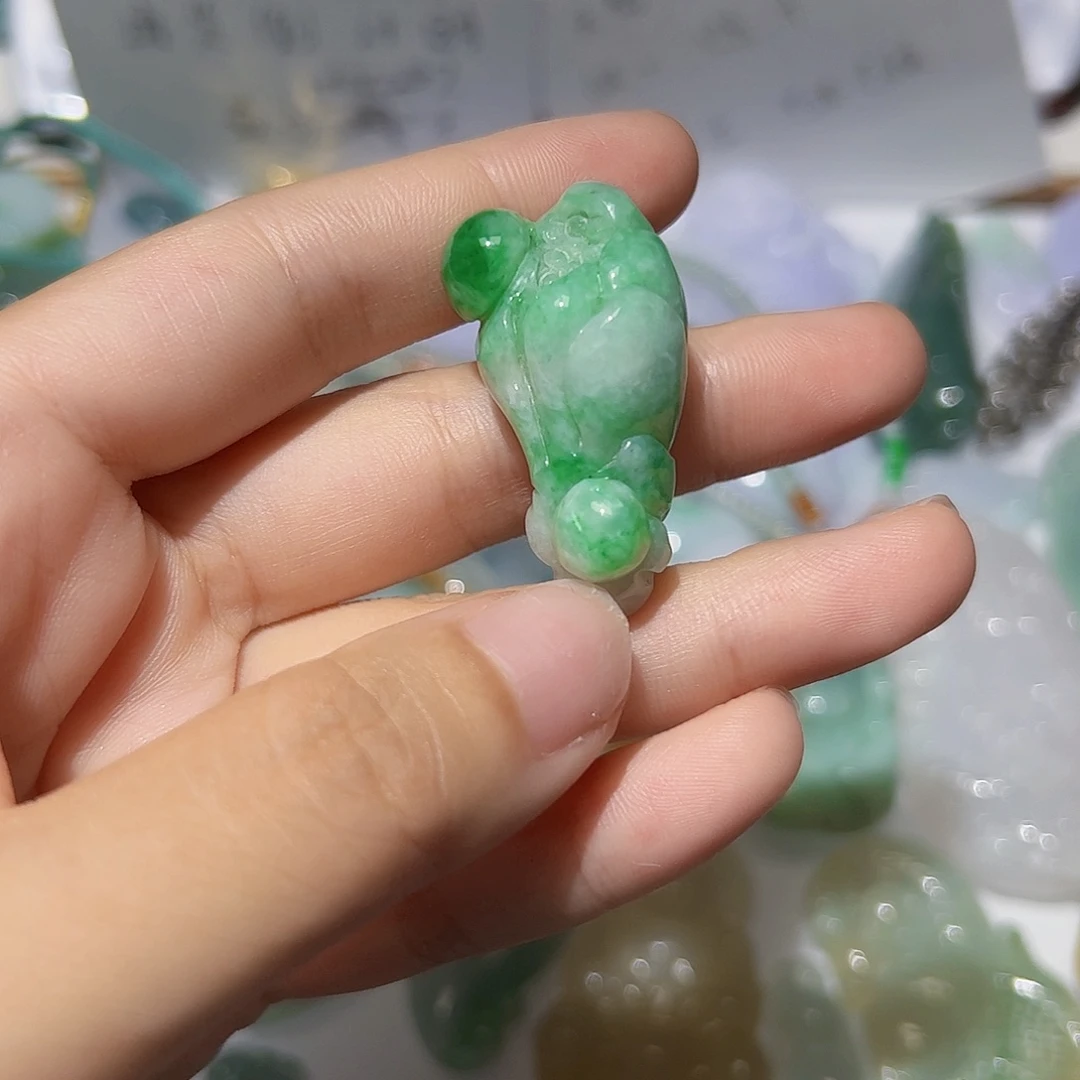 翡翠未镶嵌颈饰天然A货翡翠